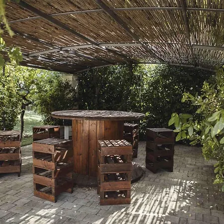 Maria, 2 Private Suites, Private Pool & Bbq *